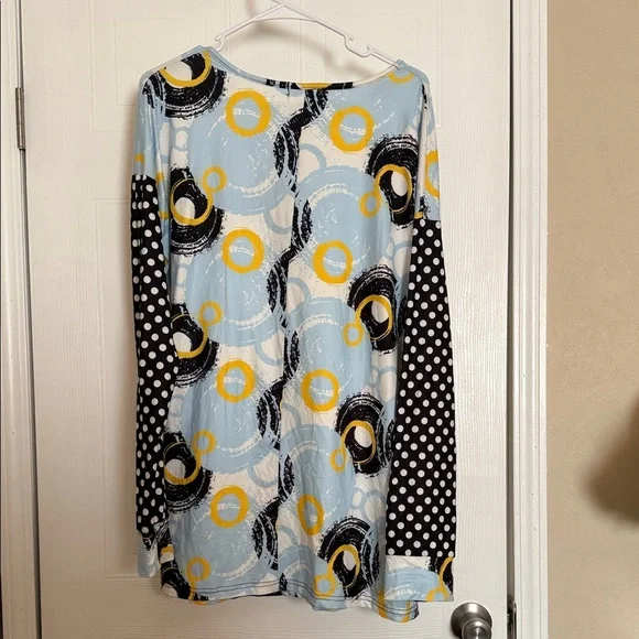 Stylish Polka Dot and Circle Patterned Blouse - Picture 3 of 6
